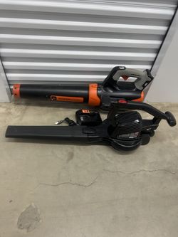 They work well, the black one is electric and the other one is battery-operated, but I lost the battery, I don't have it.