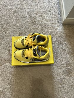 Authentic AIR JORDAN 4 RETRO (GS) TOUR YELLOW/DARK BLUE GREY