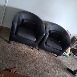 leather armchairs 