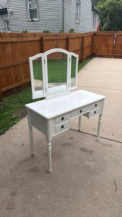 Vanity Desk