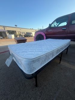 Twin size mattress & metal
