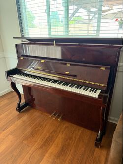 XINGHAI Upright piano + 30 piano music books