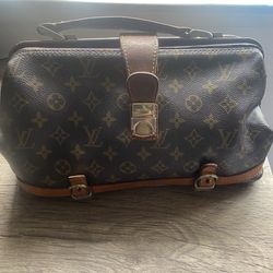Louis Vuitton vintage - $500