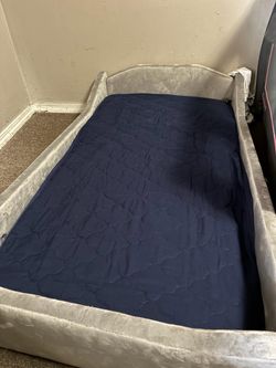 Toddler bed