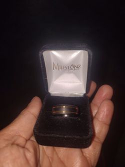 Mans titanium & gold Ring  sz 10