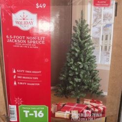 NEW IN BOX! 6.5 Foot Non-Lit Jackson Spruce Green Christmas Tree!! 🌲 