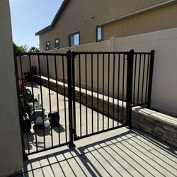 STEEL FENCE & GATES - DOG RUNS