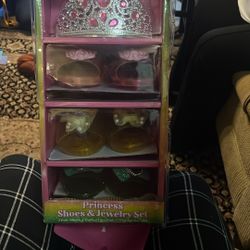 Princess Shoes And Jewelry 