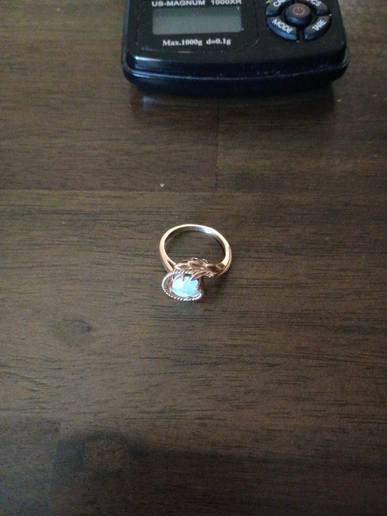 14Kt Gold Ring Opals