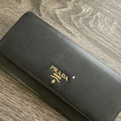 Prada Wallet With Chain Black