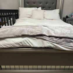 Queen Bed Set-Rooms To Go 