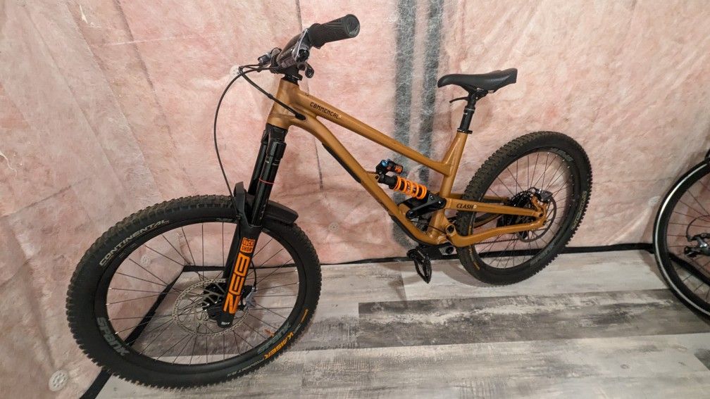 2022 Commencal Clash Ride Park Edition Large