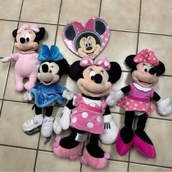 Disney Minnie Mouse Plush Plate Bundle