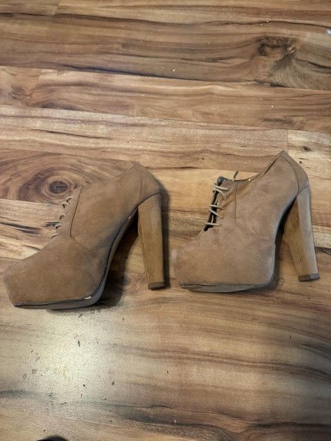 Forever 21. Suede High Heeled shoes  $15