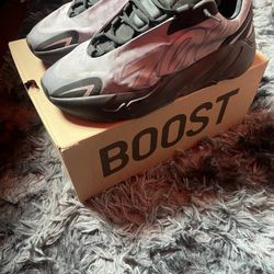 Yeezy 700 MNVN Size 10.5