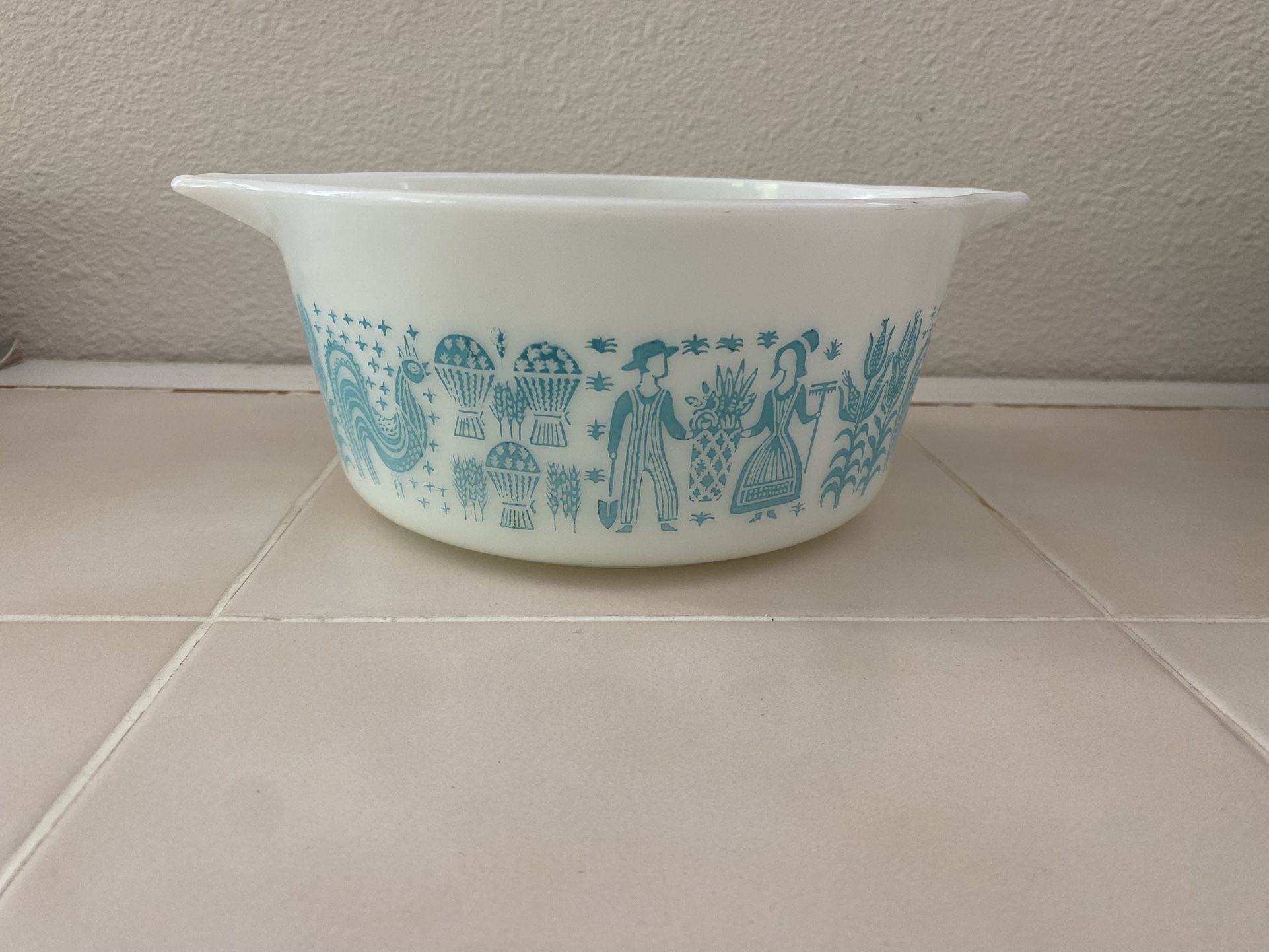 Vintage Pyrex Casserole Dish
