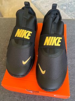 Nike Flex Runner 4 SE GS Black Metallic Gold Youth Size 7Y New With Box