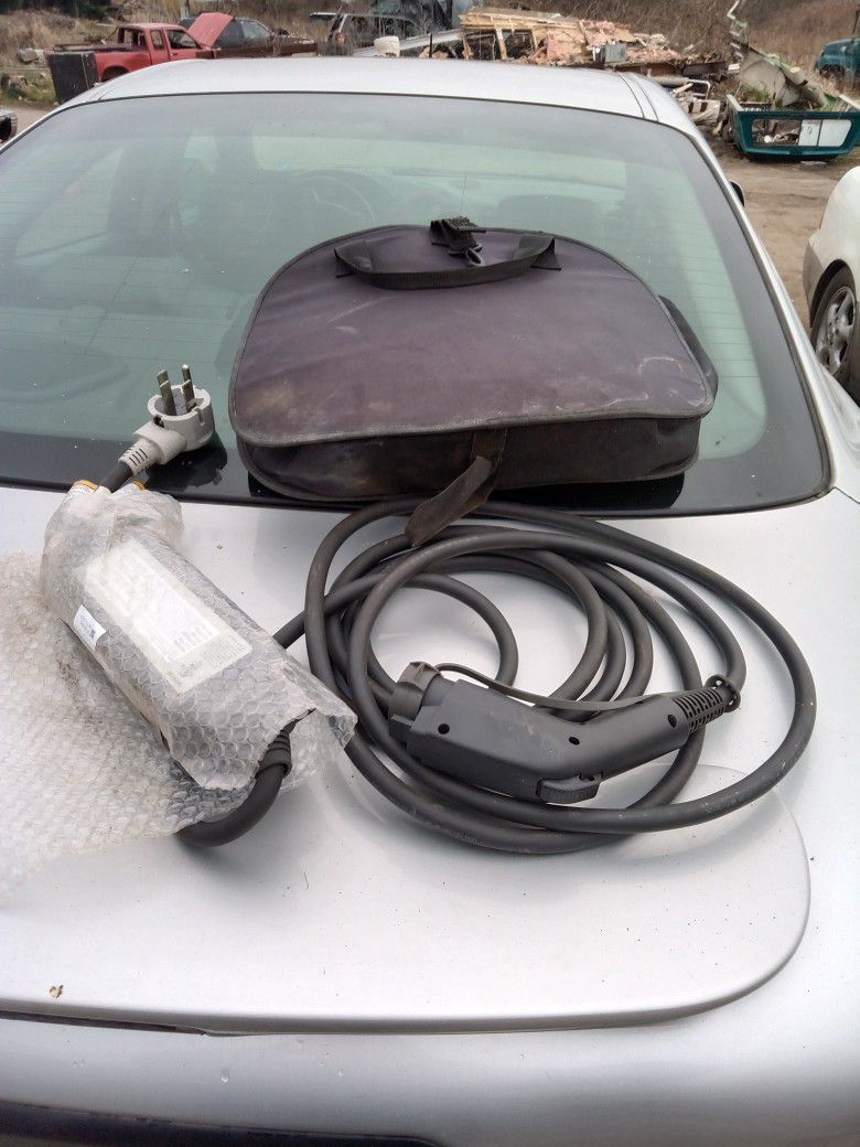 Nissan Leaf Electric Car EV  Charging Cord Works For All Years. 