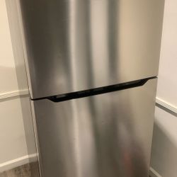 Insignia Refrigerator 18 Top