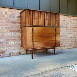 Mid Century Modern United Furniture Walnut 5 Drawer Highboy Dresser Vintage