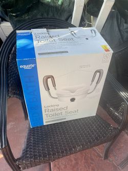 Locking Raised Toilet Seat (New)