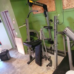 Nautilus Bench Press Work Out Machine 