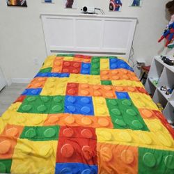 Cama Queen Con Colchón y Gabetas a los lados.  Queen Bed With Storage