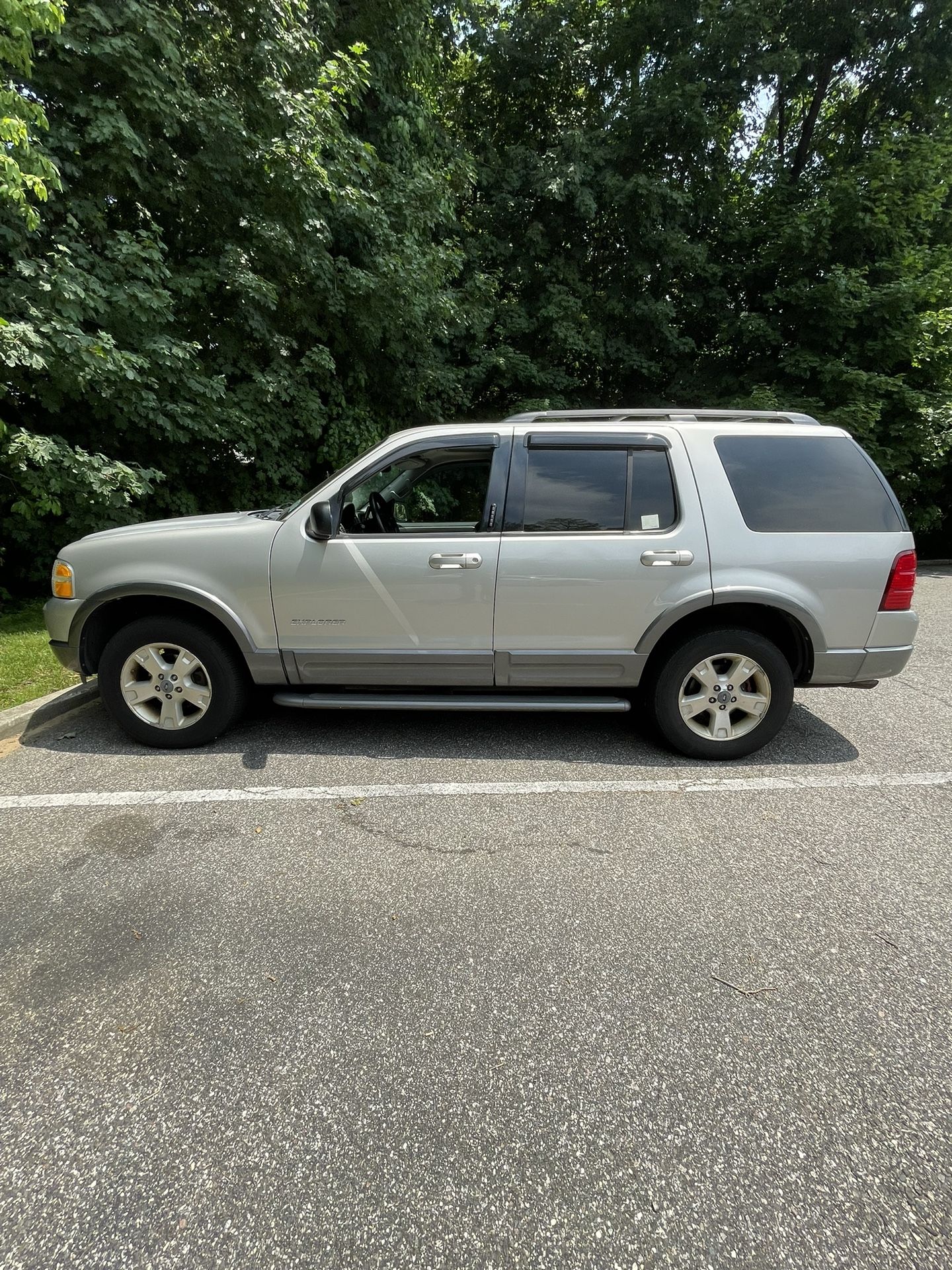 2004 Ford Explorer