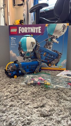 Lego Fortnite battle bus