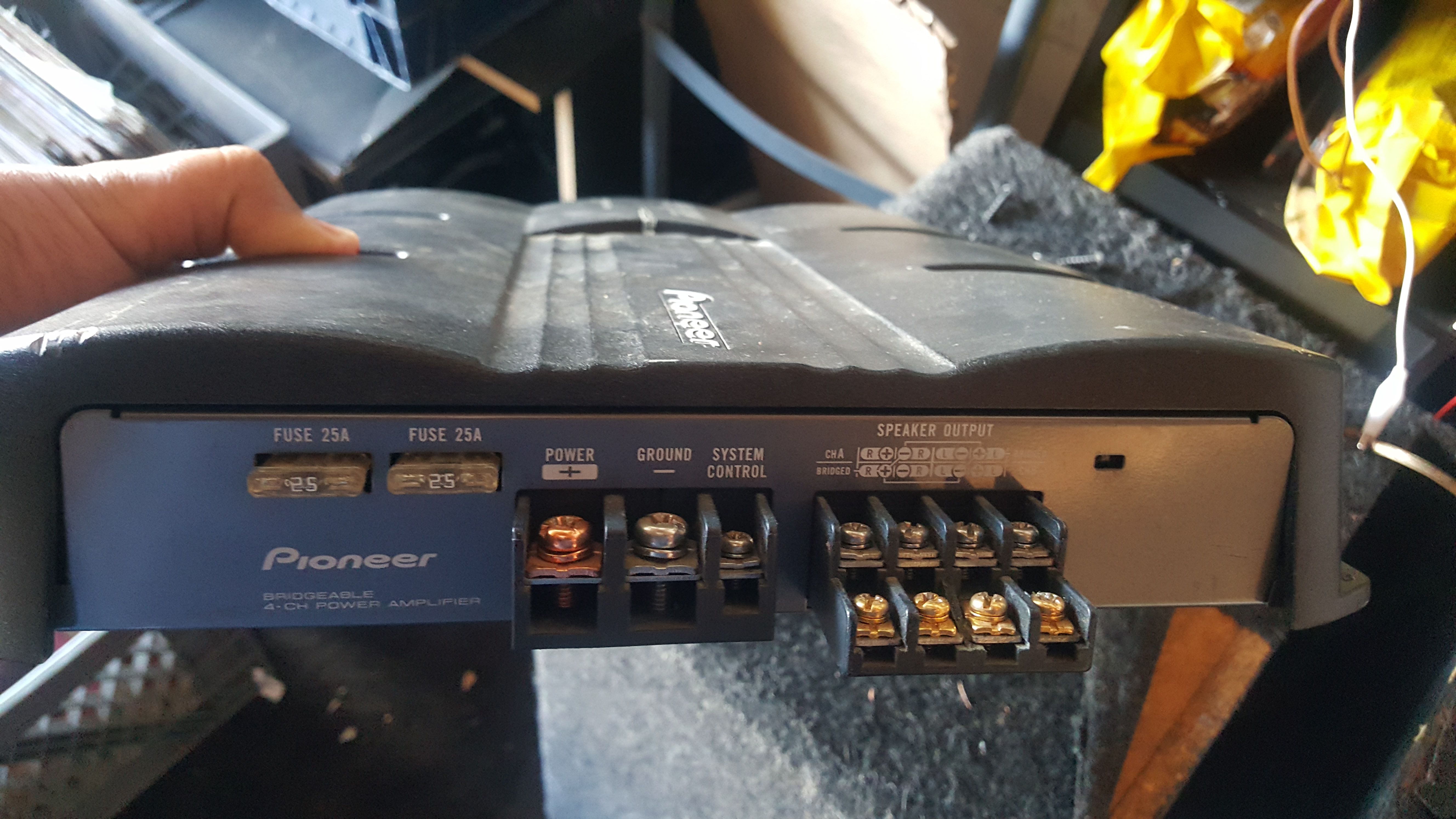 Pioneer GM-6200F 4-channel car amplifier 60 watts RMS x 4