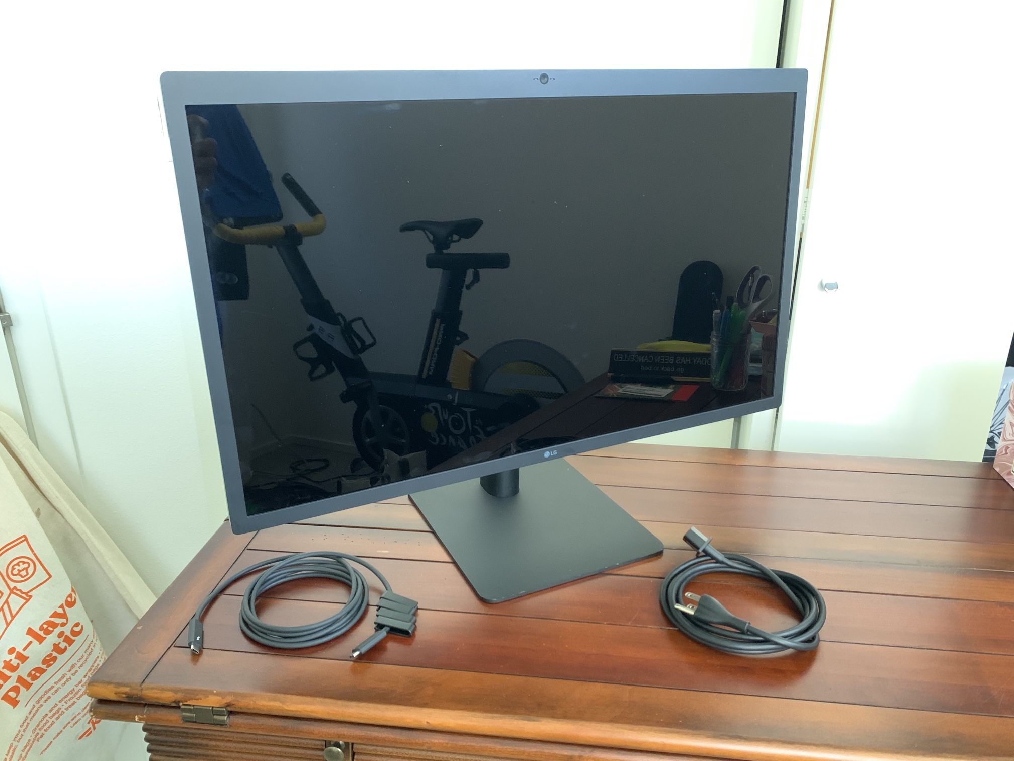 LG 27'' UltraFine™ 5K IPS Monitor