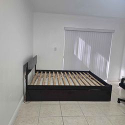 Se Vende Cama Queen Con Cama Twin Doral