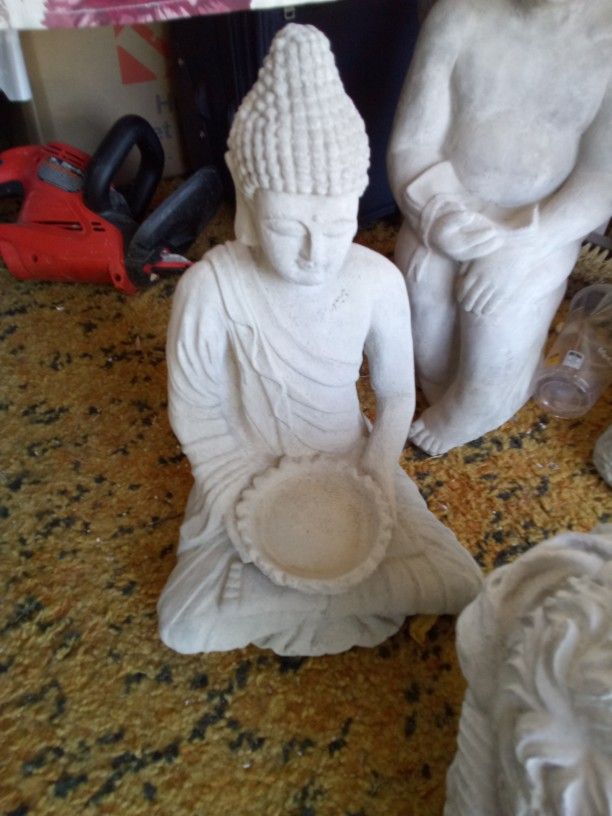 Statue New