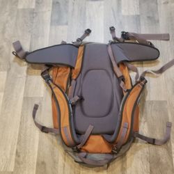 REI HIKING BACK PACK 