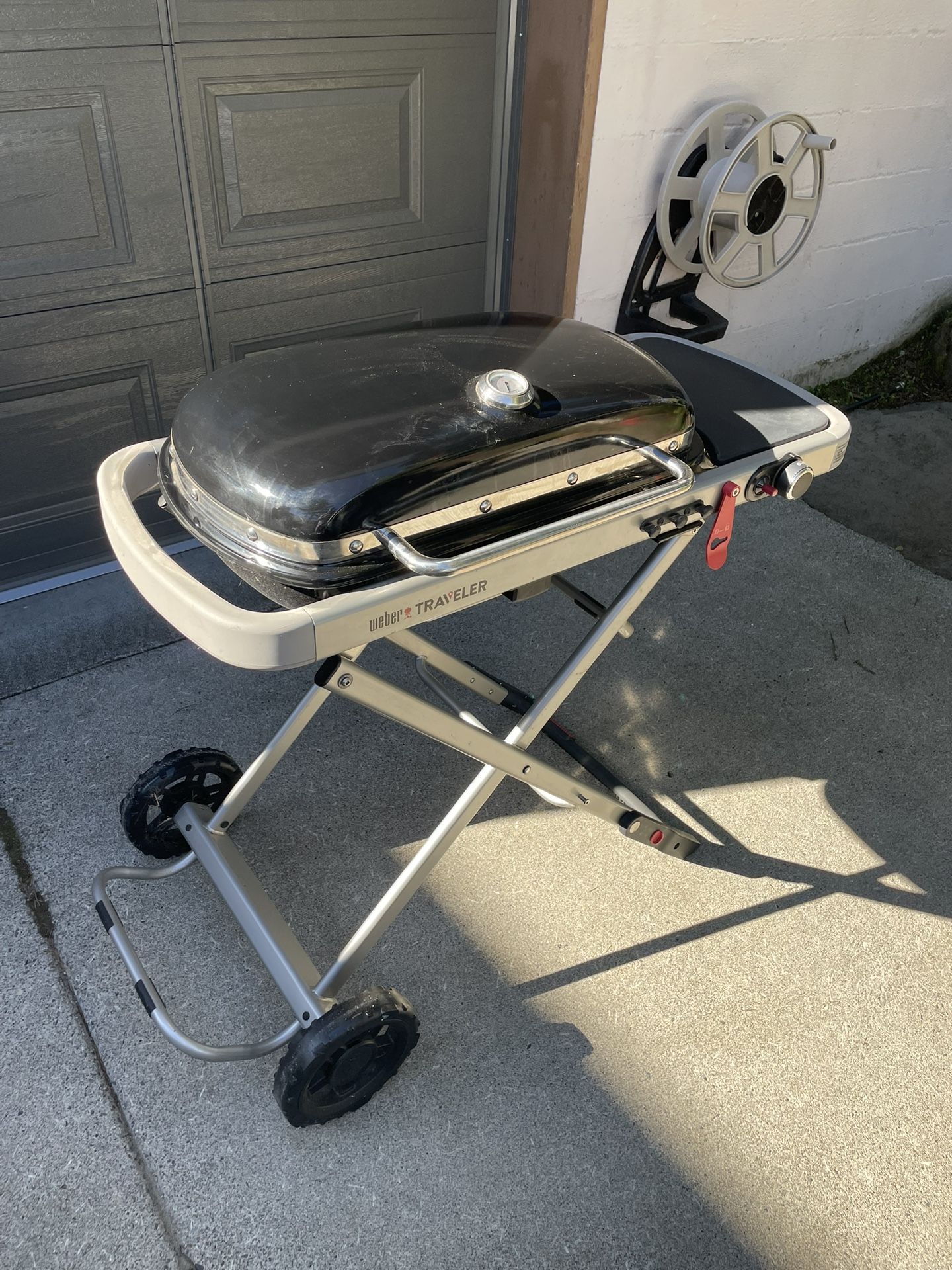 Weber Traveler Portable Propane Gas Grill, Black