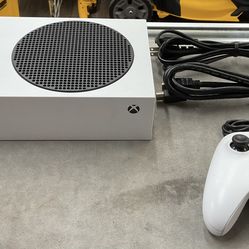 Microsoft Xbox Series S Console Complete 