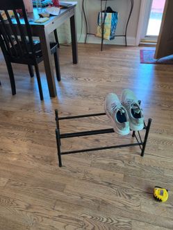 Adjustable shoe rack 24-44"
