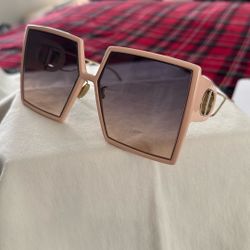 Woman’s Christian Dior Sunglasses 