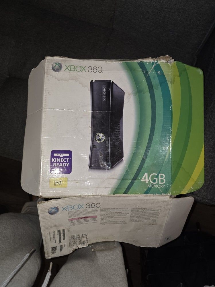 Xbox 360 Like New (NO CONTROLLER)