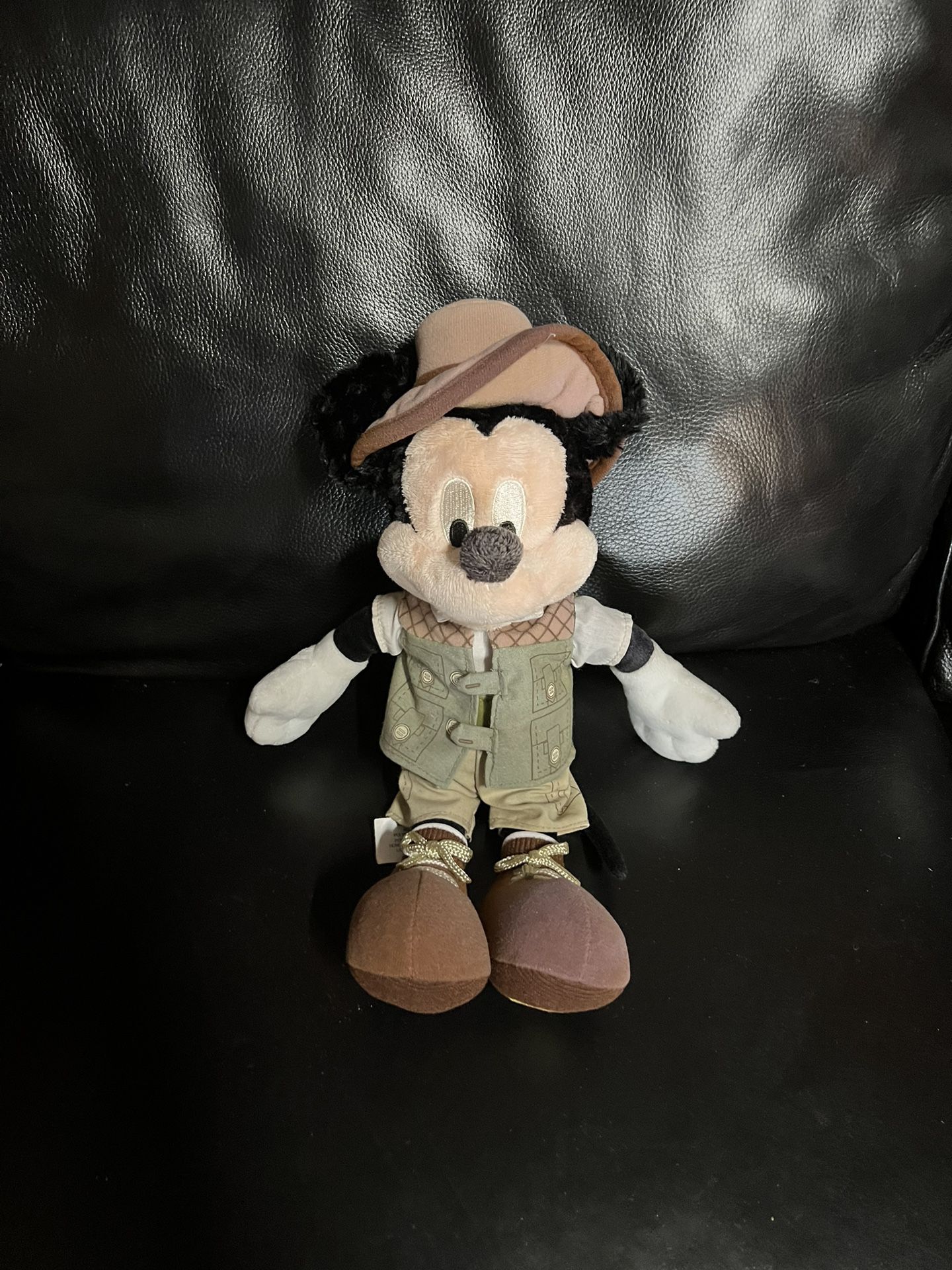 New Disneyland Hong Kong Mickey Mouse plush safari explorer limited stuffed anim