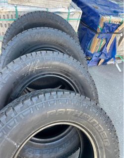 265/70/17 vendo set de Tirez con 80% de vida las 4