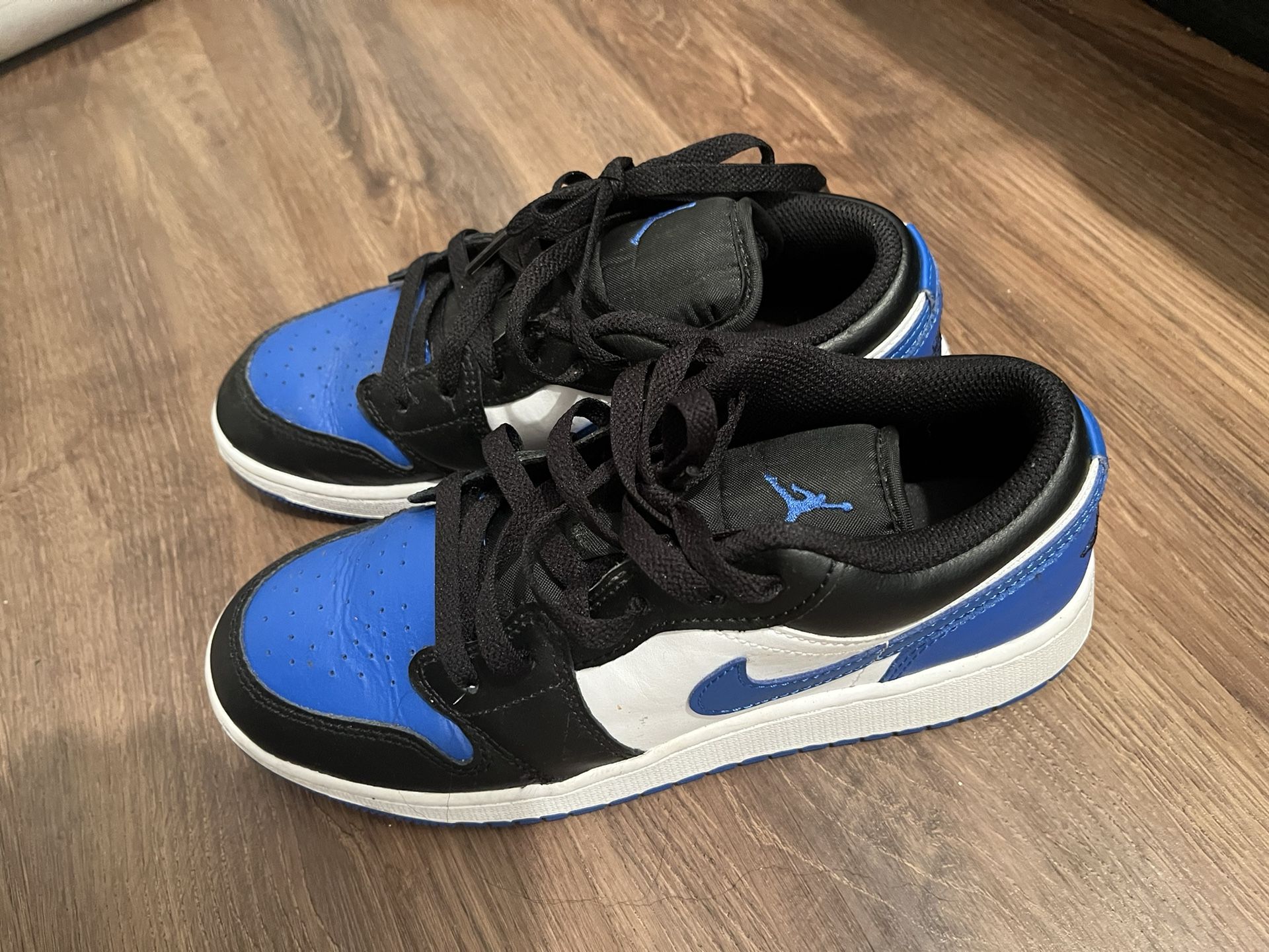 Royal blue and black Nike Air Jordan 1 Low trainers #sneakers in very good condition size