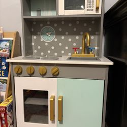 Compact Play Kitchen