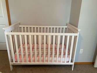 Delta 3 in 1 crib no mattress