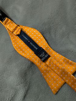Tommy Hilfiger Silk Bow Tie