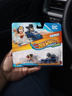HotWheels Racer Verse DC Wonder Woman & Batman  