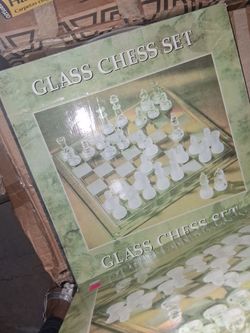 Glass chess set