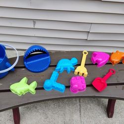Beach Toys  Bucket 