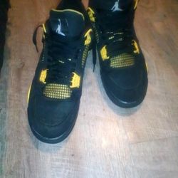 Jordan Black And Yellow Thunder 4sl