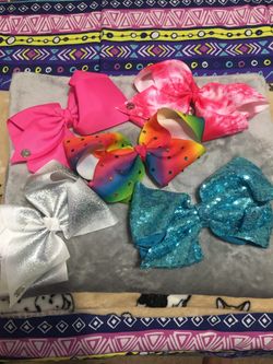 5 JoJo Siwa bows